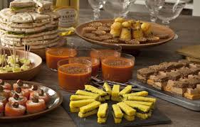 Un dessert léger et onctueux. Buffet Au Secours Ils Arrivent Dans 2 Heures Un Buffet Facile Et Rapide Pour Ton Nouvel An Panier De Saison Buffet Facile Nourriture Et Vin Alimentation