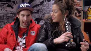 It is a special pawn capture that can only occur immediately after a pawn makes a move of two squares from its starting square, and it could have been captured by an enemy pawn had it advanced only one square. Video En Passant Pecho La Web Serie Du Fils De Francois Hollande