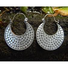 Anting Perak Bentuk Bulan Sabit Motif Bulat Dimensi 37x30x2 Mm Bahan Perak 925 Cocok Digunakan Seharai Hari Atau Pada Saat Aca Anting Perak Anting Perak