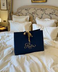 Anastasia Rozhkova | Доказательный нутрициолог | Это была мечта —  остановиться в Ritz Paris в Рождество. 🤍🥹 У этого отеля просто гениальный  маркетинг. Персиковые полотенца, по которым... | Instagram