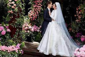 Check spelling or type a new query. Das Brautkleid Von Miranda Kerr Vogue Germany