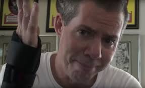 A MOMENT OF CEREBUS: Dave Sim: An Artist No More?