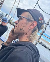 Emma (@emmersonandherclammyhands) · Instagram 照片和视频