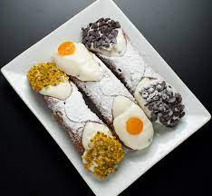 Итальянский десерт канноли