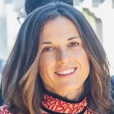 Kari Robinson's Instagram, Twitter & Facebook