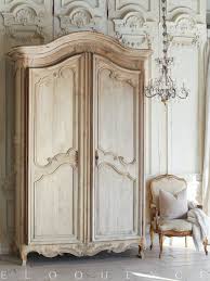 Impressive Weathered Antique Oak Wardrobe Scalloped Apron That Curves Into Short Serpentine Legs Floral In 2020 Louis Style Furniture Oak Wardrobe Classic Furniture