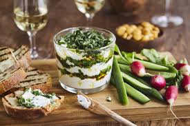 Tartinade Etagee De Fromage De Chevre Aux Herbes Et A L Huile D Olive Savourer Par Genevieve O Gleman In 2020 Food Foodie Beautiful Food
