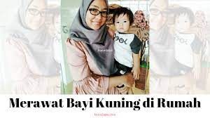 Kondisi ini bisa terjadi karena kadar bilirubin yang tidak bayi kuning adalah perubahan kulit dan mata bayi yang menjadi menguning ketika baru lahir. Merawat Bayi Kuning Di Rumah Bona Ada Apa Com