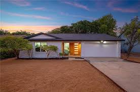 Recently Renovated South Austin Home Video Walkthrough Open House Today Saturday 10 12 12 Noon 3pm 3 B Open Houses Today Austin Homes Austin Real Estate