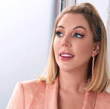 Kathryn Ryan's Instagram, Twitter & Facebook