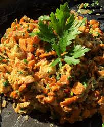 Gebratene Pfifferlinge Mit Ei Pfifferlingsgerostel Von Impala Chefkoch Rezept Pfifferlinge Rezept Pfifferlinge Lebensmittel Essen