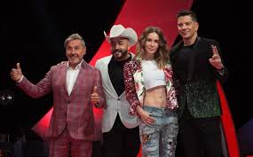 Her earliest experience includes appearing in the music video si tuviera que elegir b Belinda Ricardo Montaner Yahir Y Lupillo Rivera Son Los Evaluna Montaner La Voz Presentaciones