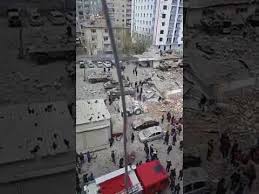 Diyarbakır'daki patlama terör saldırısı, yerin altına tünel açıp, patlayıcı yerlerleştirmişler. Diyarbakir Baglar Patlama Sonrasi Ilk Goruntuler Youtube