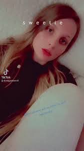 Leann Leon's Instagram, Twitter & Facebook