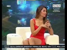 Ini karena sepasang celana dalam sudah cukup bagi pria. Amanda Cininta Rok Mini Ii By Maria Kirkova 2