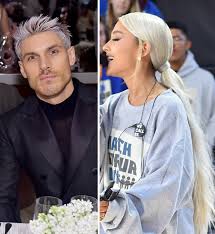 Entweder, du gehst mit einem bild von ihr zum friseur und gleichst die haarfarbe von ariana grande. Ariana Grandes Haarfarbe Ein Blickfang Zum Neuen Album Vogue Germany