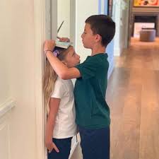 Feb 07, 2021 · tom brady celebrates super bowl lv win with his three kids the quarterback is dad to sons benjamin rein, 11, and john jack edward, 13, and daughter vivian lake, 8 by benjamin vanhoose and jason. Gisele Bundchen Shares Adorable Photo Of Her Kids Measurement Day Gma