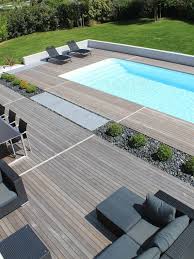 La Piscine Paysag E Par L Esprit Piscine 9 5 X 4 M Rev Tement Blanc Escalier Droit Sur La Large In 2020 Backyard Pool Swimming Pools Backyard Swimming Pool Designs