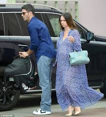 Pregnant Jennifer Love Hewitt Stuns In Blue Dress During Family Outing Jennifer Love Maternity Street Style Jennifer Love Hewitt