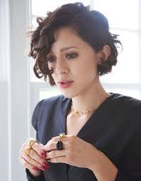 Photos de coiffure carre long 2018 coupes magnifiques pour cheveux. Carre Plongeant Boucle 50 Facons De Porter Le Carre Plongeant Elle