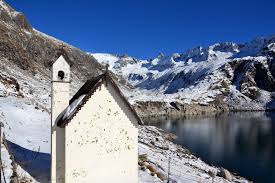 Chiesetta Con Lago E Val Salarno Neve Vallecamonica Valcamonica Brescia Montagna Adamello Lago Montagna Neve