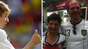 His name and the memory of him will live on forever. 'one of the greatest. Thomas Muller Mama Und Papa Klaudia Und Gerhard Bleiben Bis Zum Wm Ende Fussball Wm