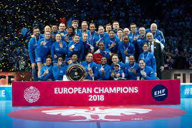 Deux ans après que le handball s'est montré aux yeux du monde pendant les jeux olympiques de berlin. L Equipe De France Feminine De Handball Remporte La Coupe D Europe Blog Trans Faire