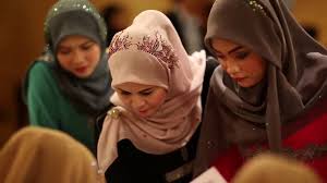 59, jalan lagenda 3, lagenda heights, sungai petani. Bawal Exclusive Rm33 000 Tudung Termahal Pernah Dihasilkan By Utusan Online