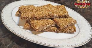 وصفة السمسمية بطريقة سهلة وسريعة Sesame Seed Candy In An Easy And Fast Way Youtube Food Breakfast Biscuits