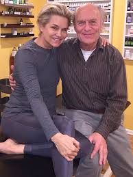 Real Housewives Yolanda Foster Thanks Doctor For Lyme Disease Treatment People Com