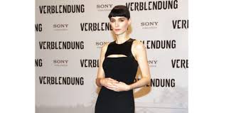 Well acted, beautifully shot, well made plot and rooney mara putting a lot of dedication to her role. 2 8 January Best Dressed