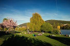 1 stunde entfernt) und stuttgart im südosten (ca. Neckarwiese