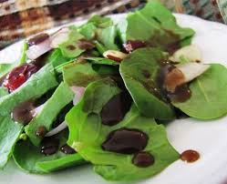 La Vinaigrette Balsamique A L Erable Parfaite Pour Vos Salades Printanieres Vinaigrette Recipes Balsamic Vinaigrette Balsamic Vinaigrette Recipe