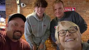 Fundraiser for Renee Hunt by Joni Hunt : Let's Help Renee beat cancer