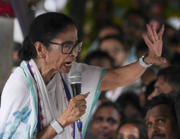 Police complaint filed over alleged knife attack attempt on Mamata Banerjee near her residence