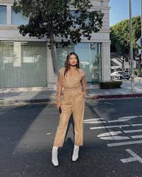 Bcbgmaxazria Can You Tell We Re Into Neutrals This Season Pia Shah Piashah In Our Alana Jumpsuit Bcbgmaxazria Shop Jumpsuits Https Bit Ly 3iev5kk Facebook
