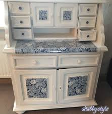 Hier dominieren warme hölzer und helle töne, die pure behaglichkeit verströmen. Sekretar Schreibtisch Shabby Vintage In Weiss Und Blau