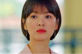 Model rambut pendek wanita yang mengusung tema bergelombang tentu sudah bukan merupakan hal yang baru. 8 Model Rambut Pendek Ala Korea Yang Bagus Untuk Wajah Oval Womantalk