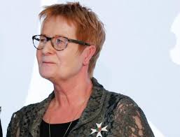 Helga Albert-Schulz aus Warendorf Helga Albert-Schulz hat sich vor allem  durch ihr soziales Engagement auszeichnungswürdige Ver