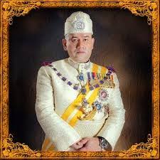 Yang dipertuan agung dinilai sebagai jabatan prestise, khususnya bagi muslim melayu di negara itu, yang memandang raja sebagai penegak tradisi islam dan melayu. Hasil Carian Imej Untuk Gambar Yang Di Pertuan Agong Graphic Sweatshirt Film Photography