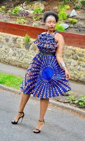 Je suis heureuse de partager avec vous ces magnifiques modèles en pagne que j'ai dénich. Chic Modeles De Robes Pagne Tout Chic En Pagne Facebook