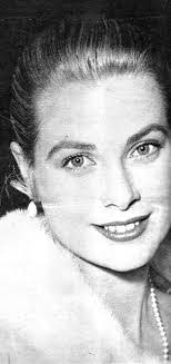 Vera Maxwell's Instagram, Twitter & Facebook