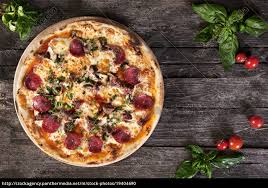 Maybe you would like to learn more about one of these? Pepperoni Pizza Mit Salami Pilzen Fleisch Rindfleisch Stockfoto 19404690 Bildagentur Panthermedia