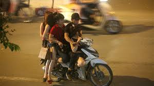 Theo mình tìm hiểu sơ sơ thì có nhiều loại như thế này bán trên thị trường với nhiều mức giá khác nhau từ khoảng 300 ngàn trở lên. Chuyá»‡n ChÆ°a Ká»ƒ Sau Canh Cá»­a Phong Karaoke Tay Vá»‹n Vietnamnet