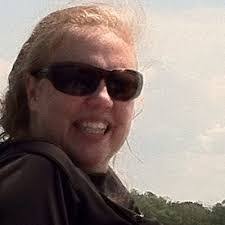 Tori Moxley's Instagram, Twitter & Facebook