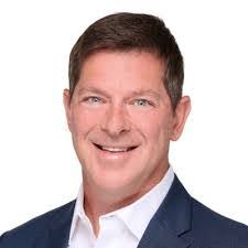 Alex Callis's Instagram, Twitter & Facebook