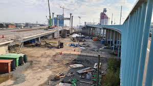 Hisingsbron blir en bro mitt i centrala göteborg, en gata i staden som leder över älven och binder den nya hisingsbron är delfinansierad av västsvenska paketet. Agnetas Rosentradgard Mm Blommor Nya Bron Over Gota Alv Hisingsbron Ar Pa G