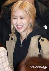A good place to start is to learn more about the 10 step korean skincare routine. Blackpink S Rose Looks Flawless With Or Without Makeup See For Yourself In These Photos