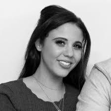 Amber Glassman's Instagram, Twitter & Facebook