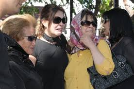 Aydan Sener Annesini Son Yolculuga Ugurladi